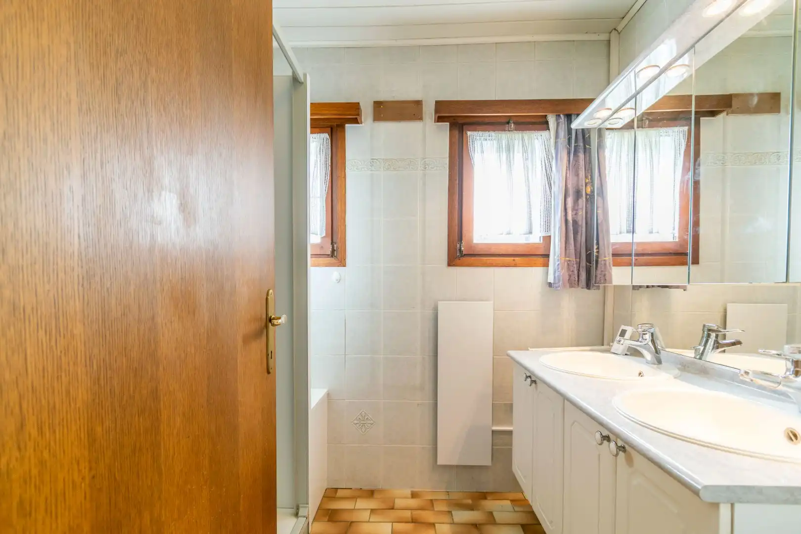 CHARMANTE BUNGALOW MET 2 SLPK OP TOPLOCATIE ! foto 25