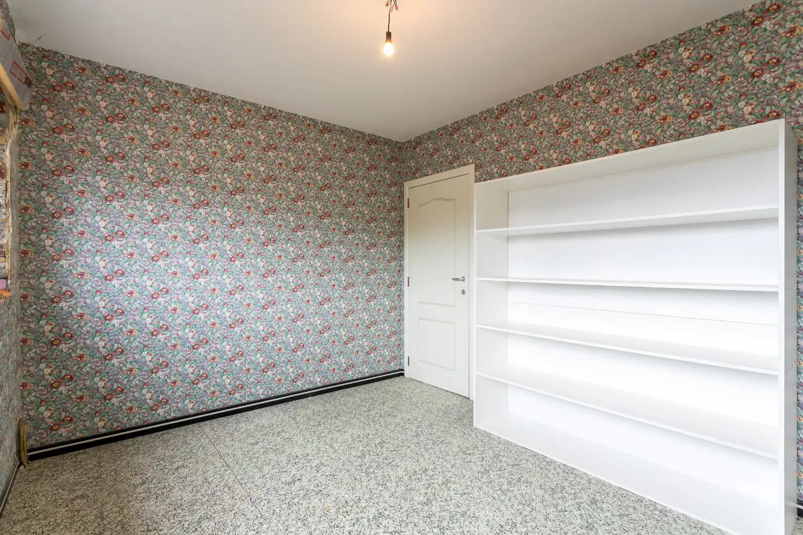 Ruime woning te Pajottegem met 4 slpks, garage en tuin op +-10a! foto 25