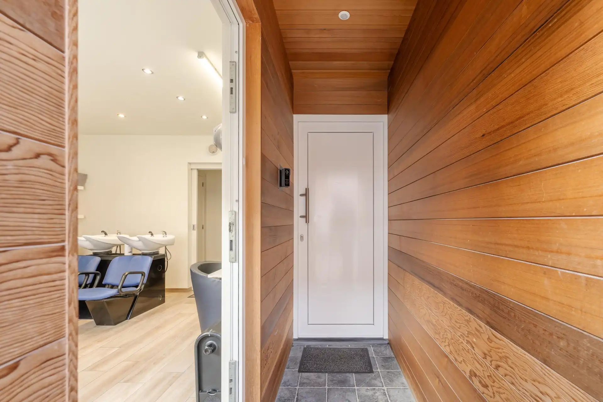 GERENOVEERDE LEUKE RIJWONING MET 3 SLAAPKAMERS EN PRAKTIJKRUIMTE TE KOOP IN DESSELGEM🏡 foto 6