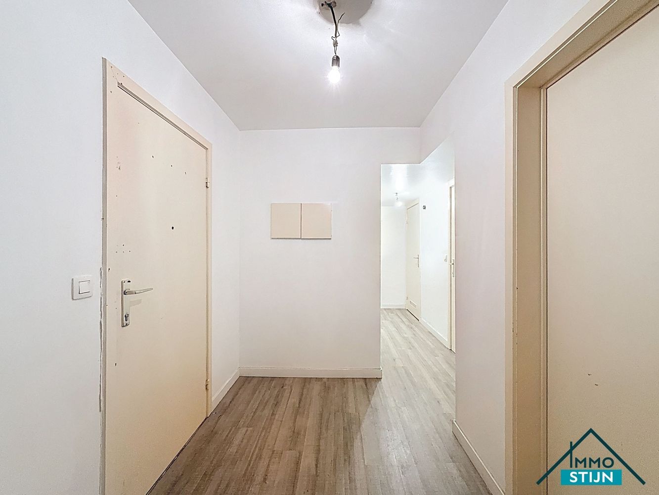 Gerenoveerd appartement met 2 slaapkamers foto 2
