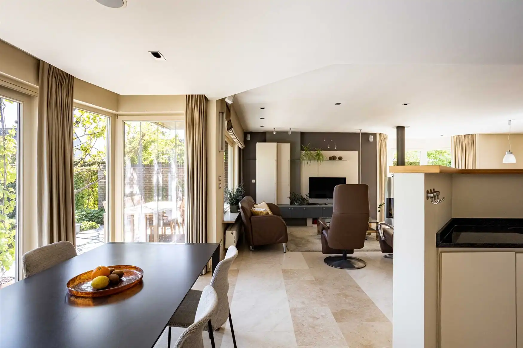 Exclusieve villa met zuidgerichte tuin in residentieel Jabbeke foto 6