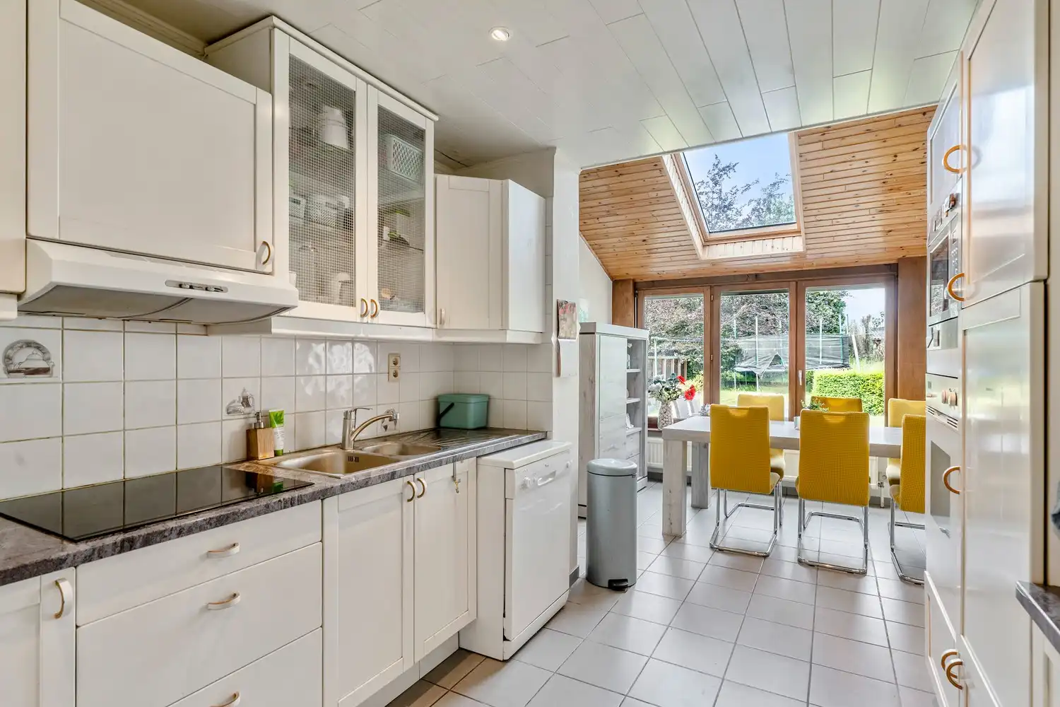 Ruime en lichtrijke woning met 4 slaapkamers, 2 garages, een kelder en een tuin te Oud-Heverlee! foto 10