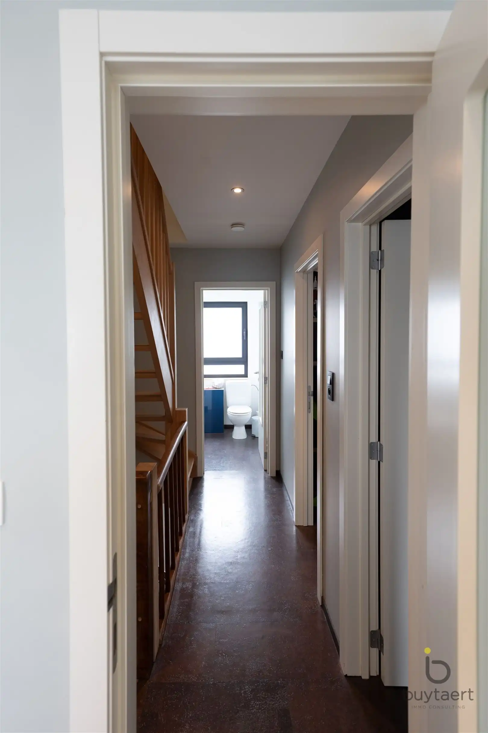 INSTAPKLARE CENTRAAL GELEGEN RIJWONING MET DRIE SLAAPKAMERS EN GEZELLIG TUINTJE! foto 22