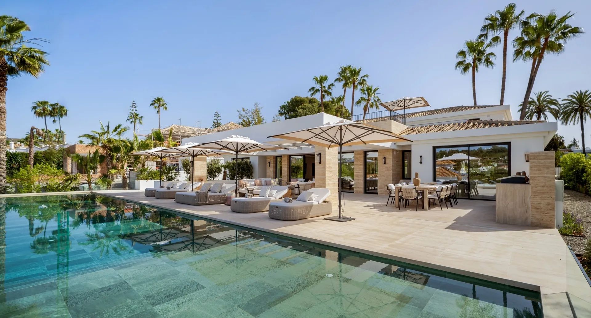 Pure perfectie in Nueva Andalucía: unieke villa met hoogwaardige afwerking foto 42