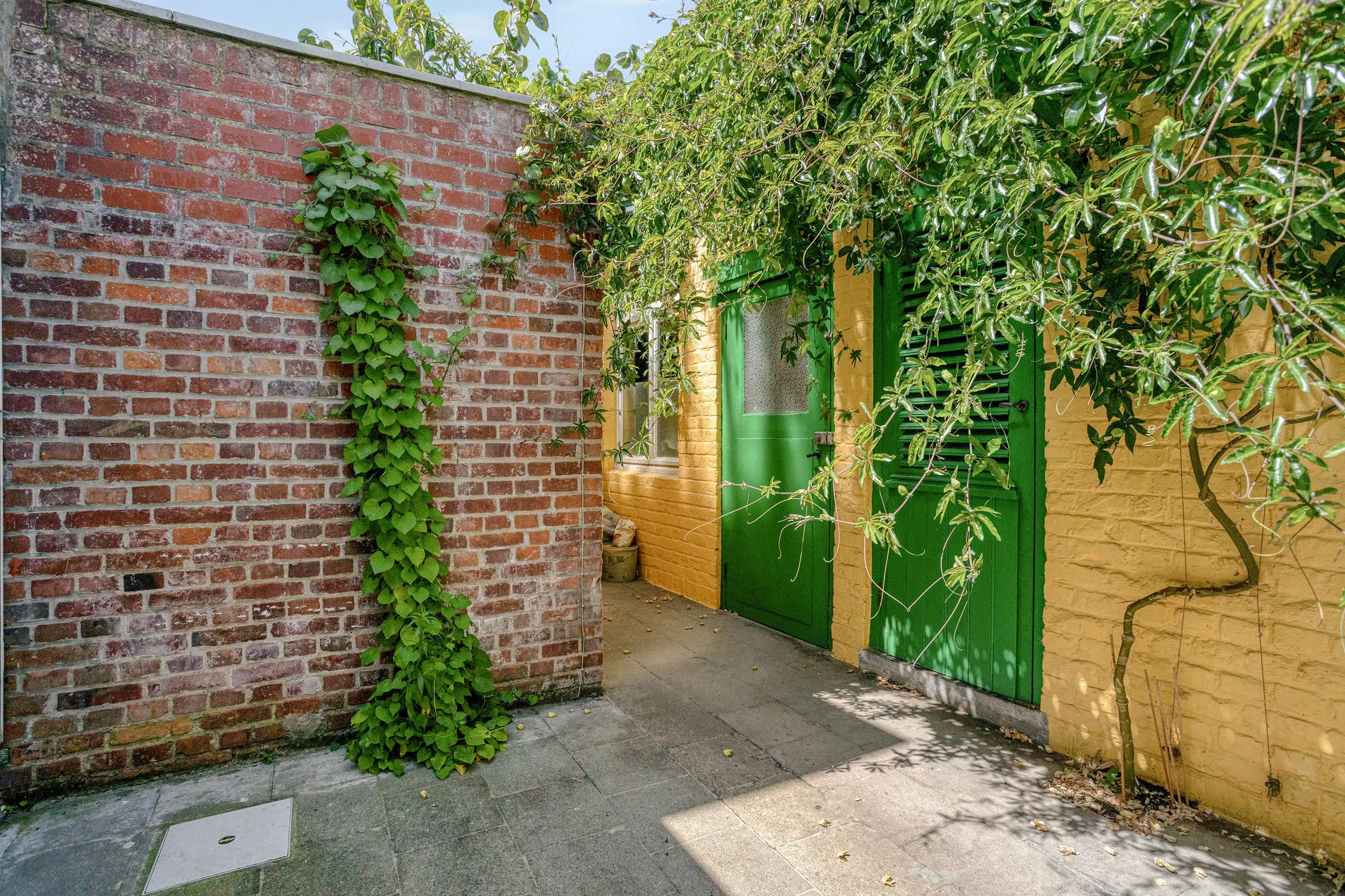 Uniek historisch huis te koop in Brugge centrum foto 9