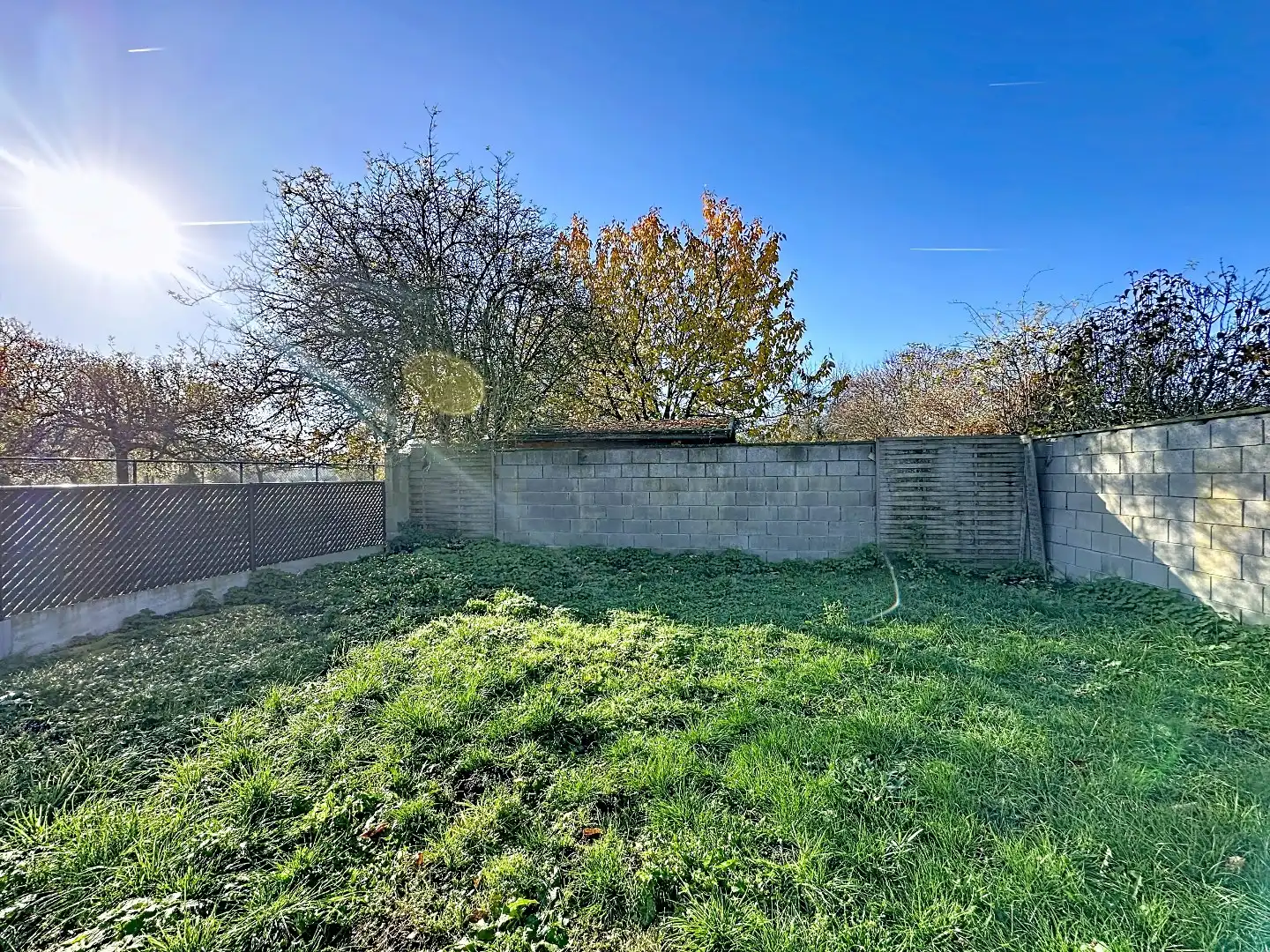 Ruime Gezinswoning met Zonnige Tuin en Renovatiepotentieel foto 19