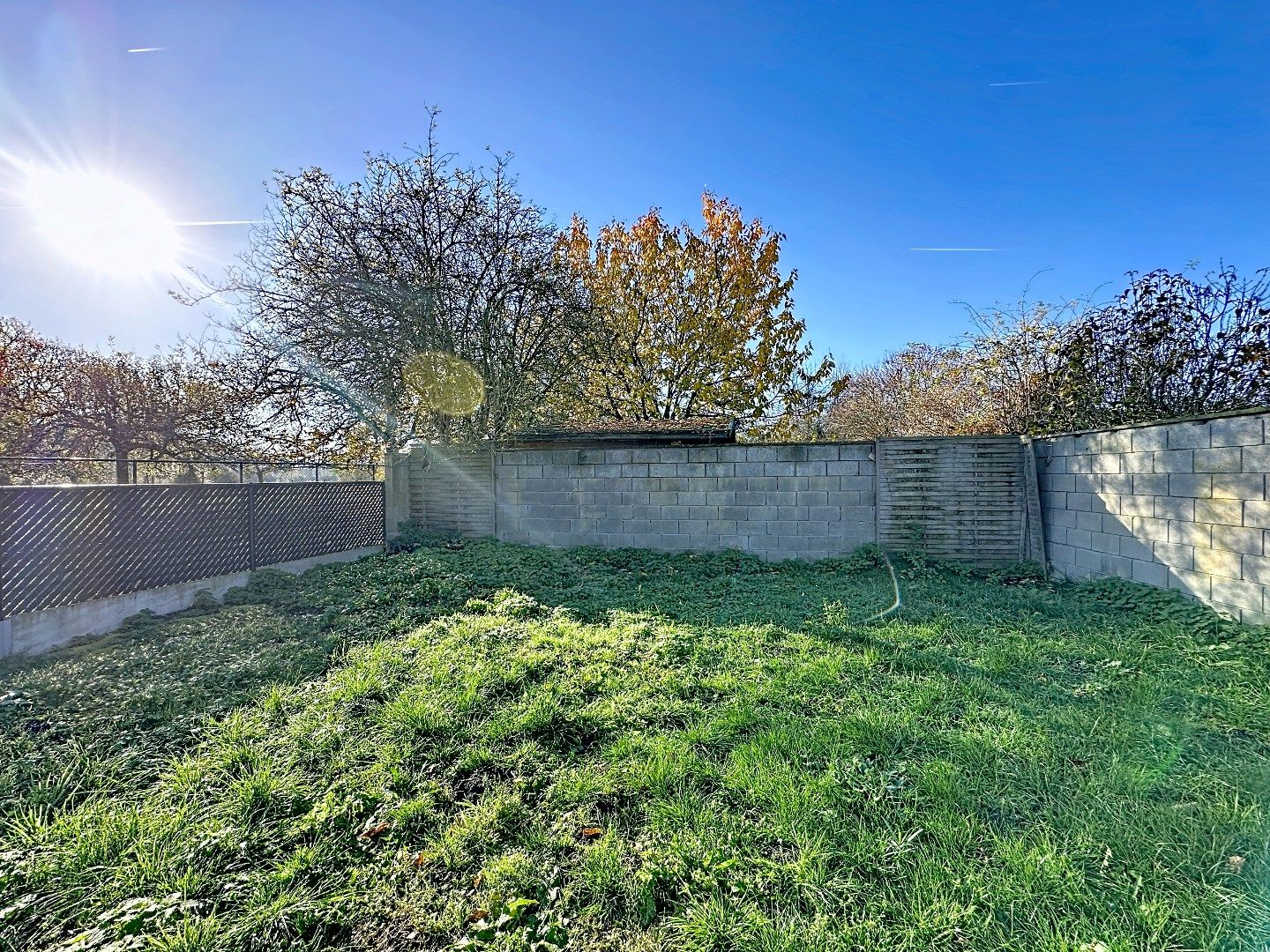 Ruime Gezinswoning met Zonnige Tuin en Renovatiepotentieel foto 19