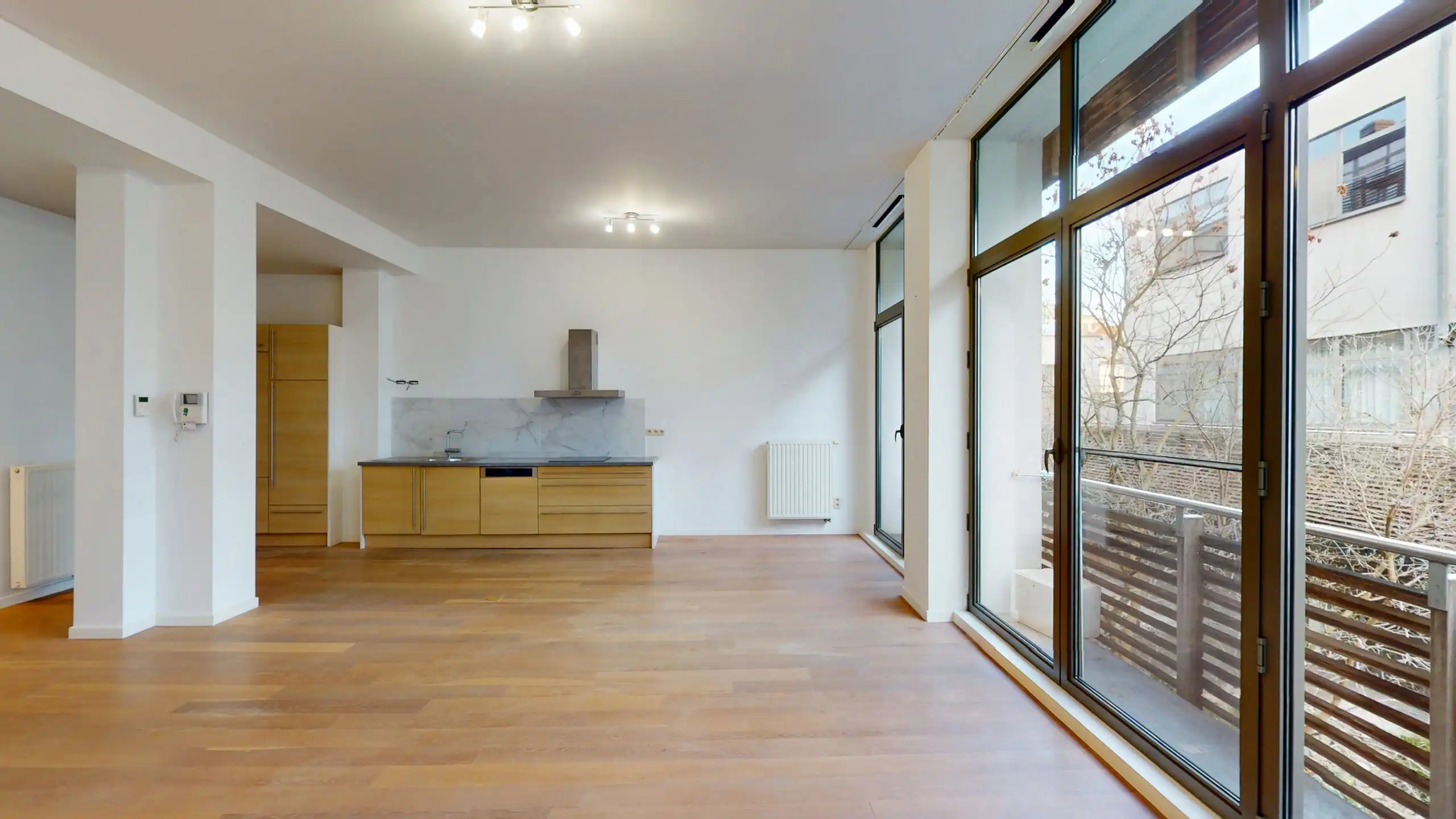 ANTWERPEN - CENTRUM  - Ruim drie slaapkamer appartement  foto 4