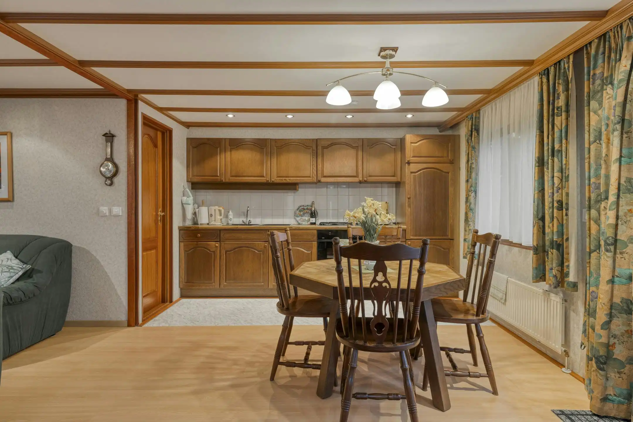 Verzorgde woning op prachtige bosgrond te koop in Wuustwezel foto 8