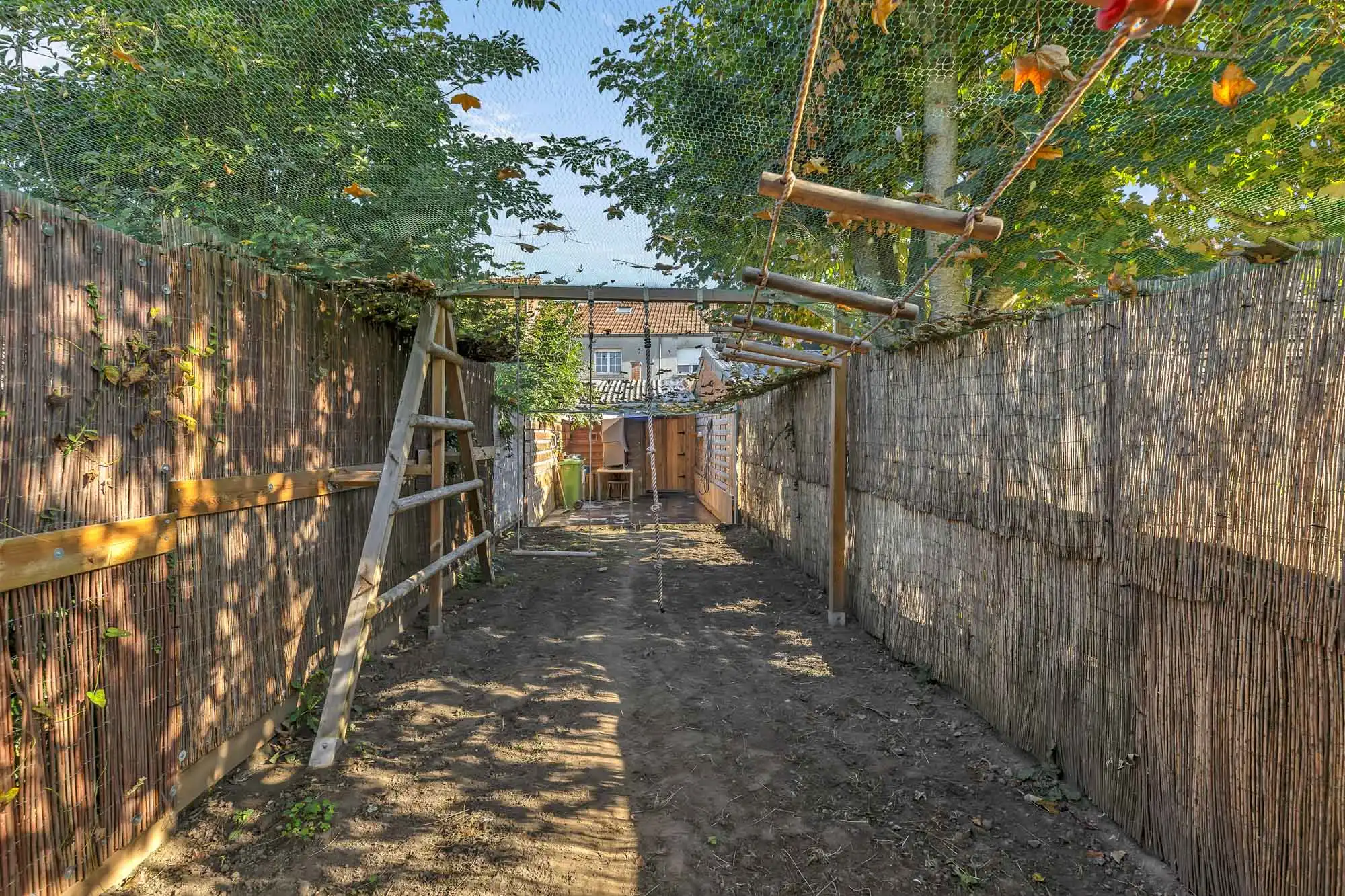 Instapklare woning met tuin nabij centrum foto 16