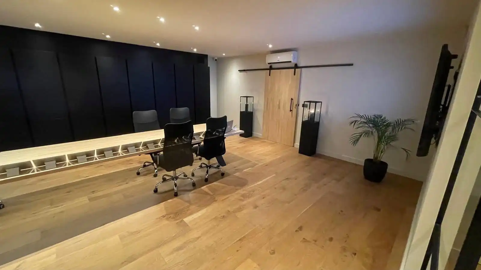 Wonen & werken gecombineerd in een indrukwekkend pand in Lauwe foto 8