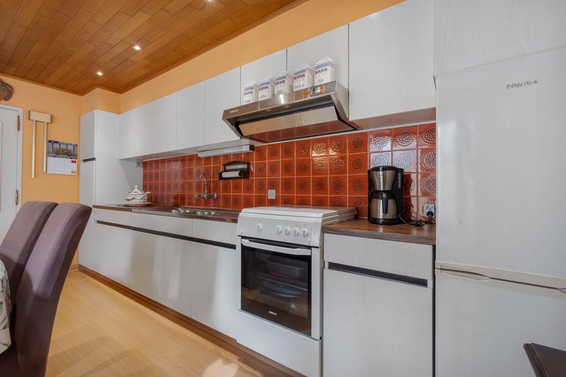 Rumbeke - Robuuste woning met renovatiepotentieel in Roeselare foto 3