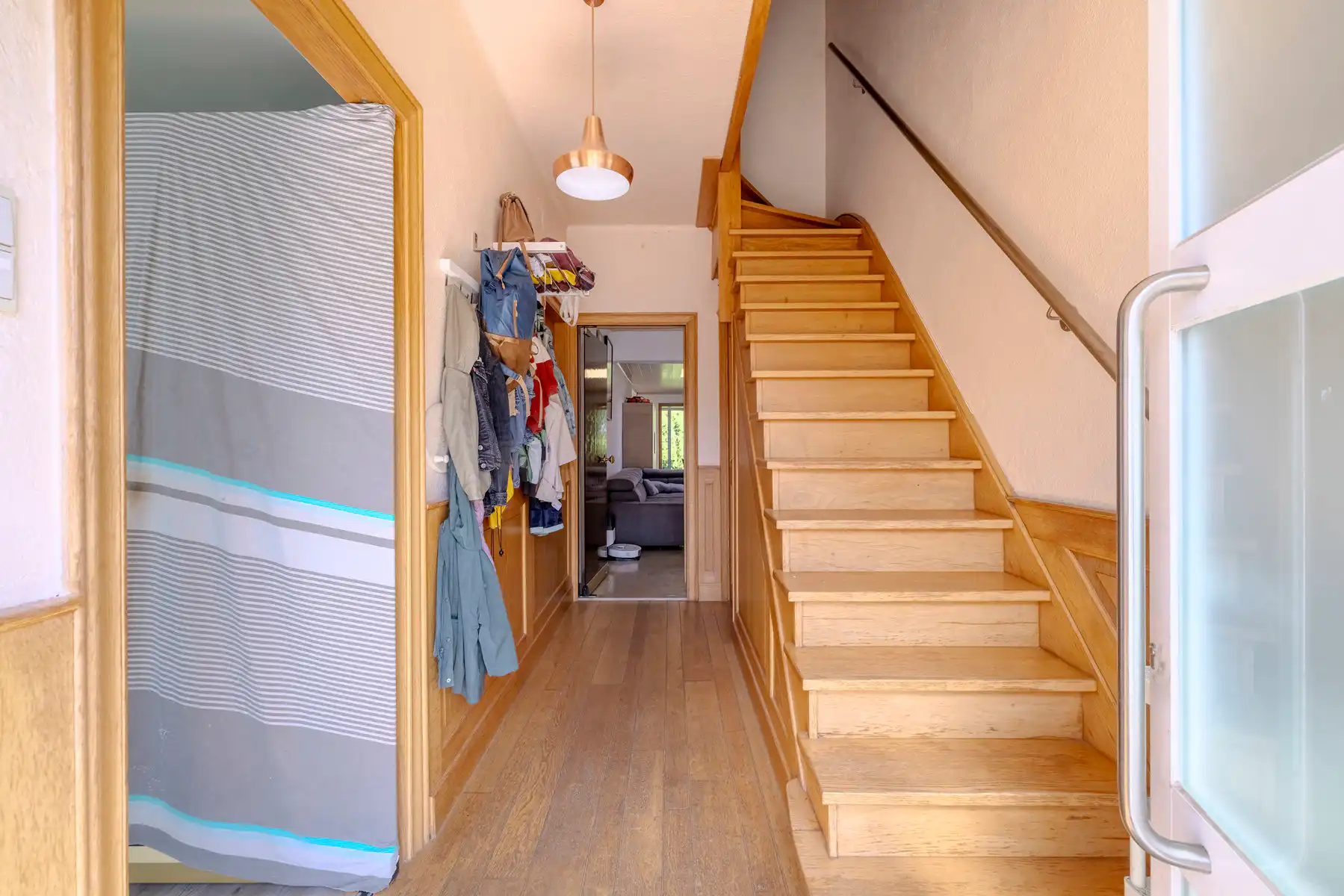 Ruime woning met 4 slpk, 2 bdk, garage en tuin!  foto 20