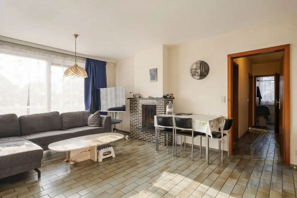 Ruim 2-slaapkamer appartement met zonnig terras op topligging in Roeselare foto 2