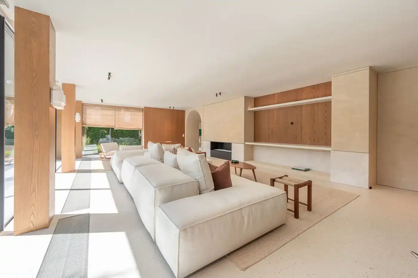 Luxueus gerenoveerde villa met zwembad op een toplocatie in een rustige residentiële wijk van het Zoute. foto 4