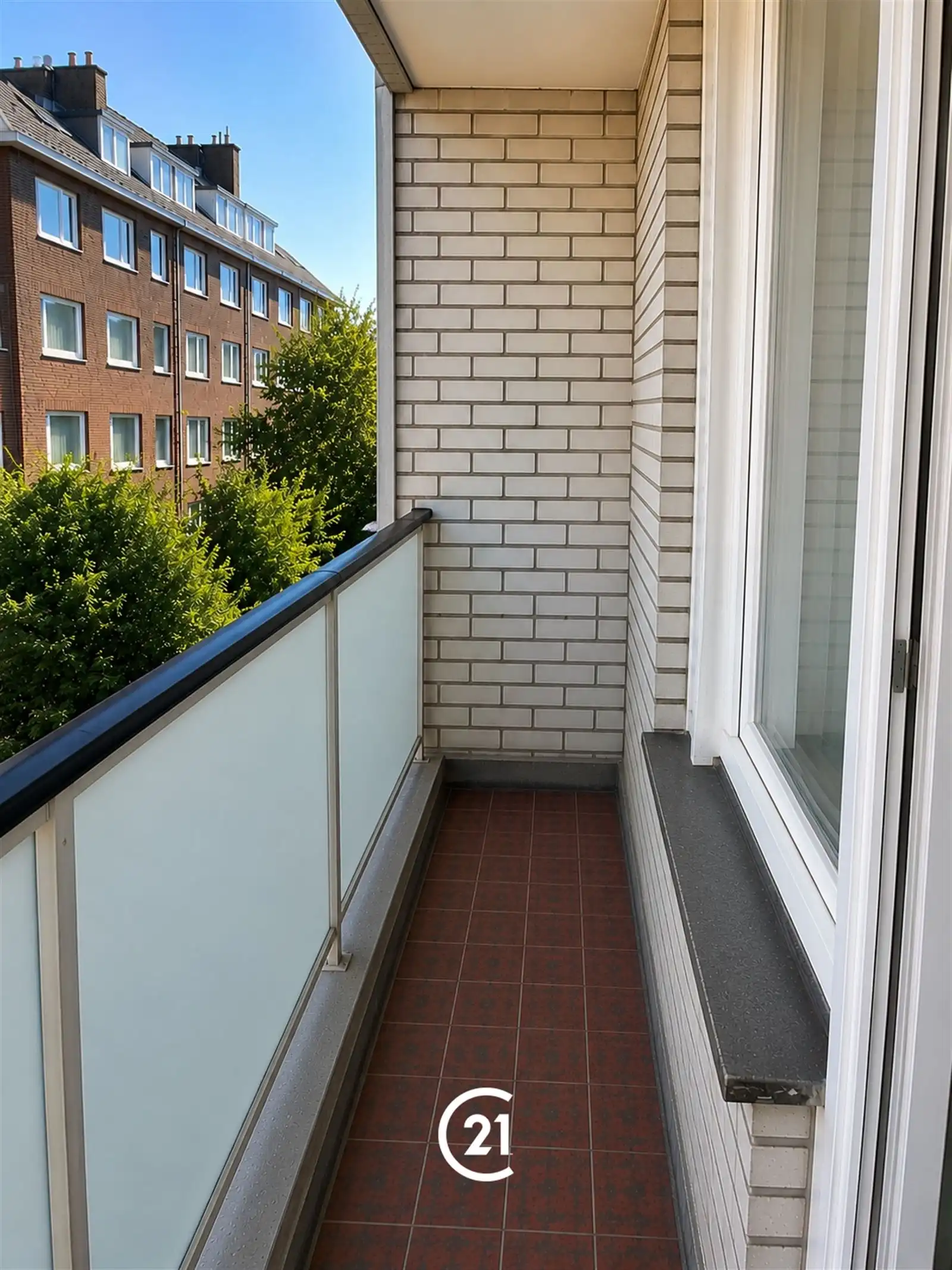 Lichtrijk appartement van 75 m² met balkon en kelder – Topligging in Jette foto 12
