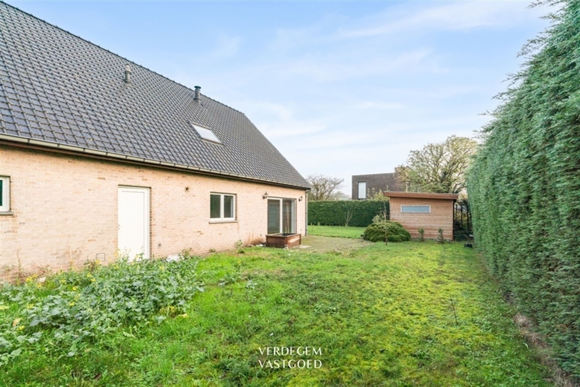 Rustig gelegen, vrijstaande woning met 6 slaapkamers op mooi perceel foto 21