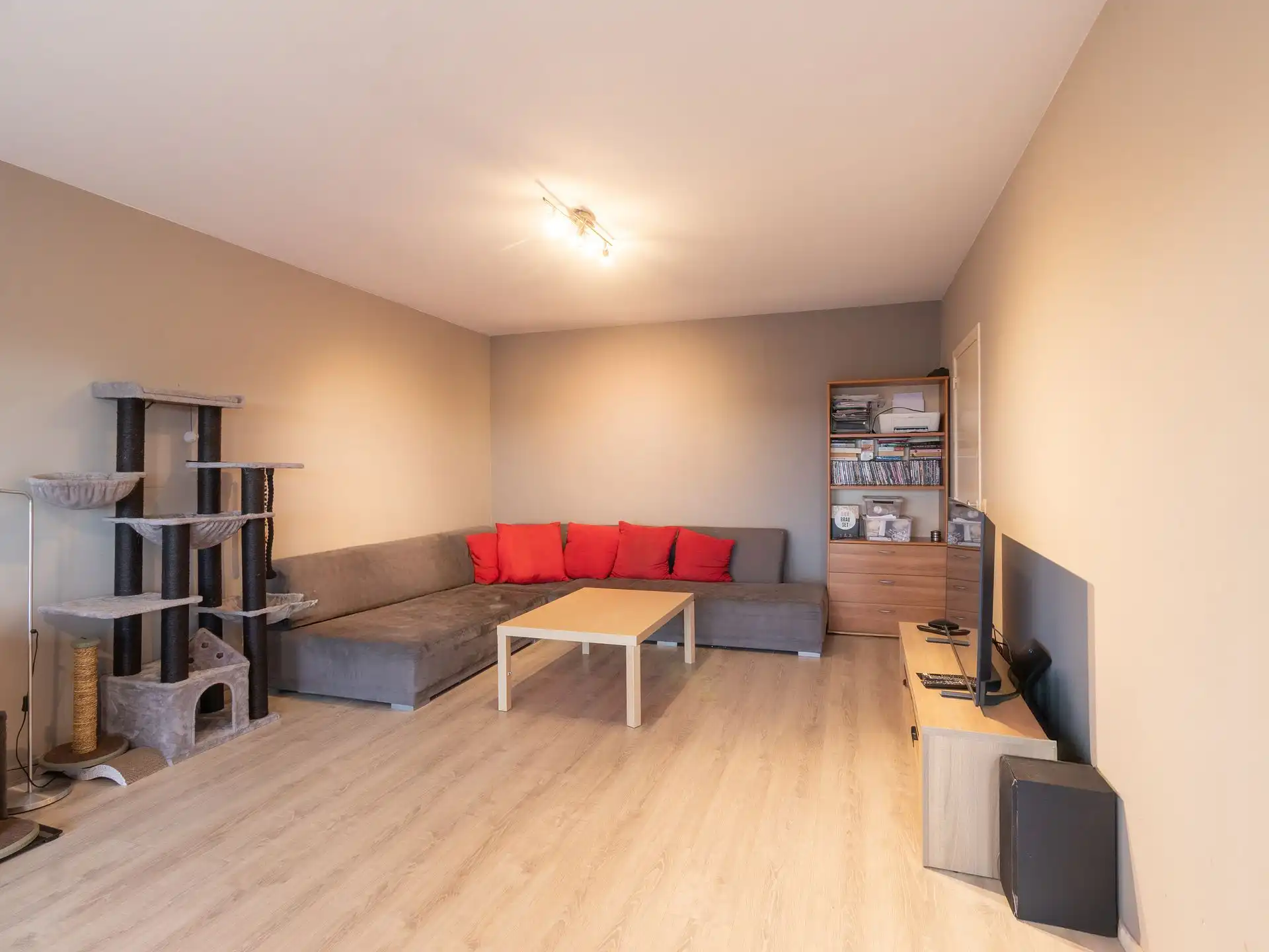 Instapklaar appartement met terras en airco in Merksem foto 6