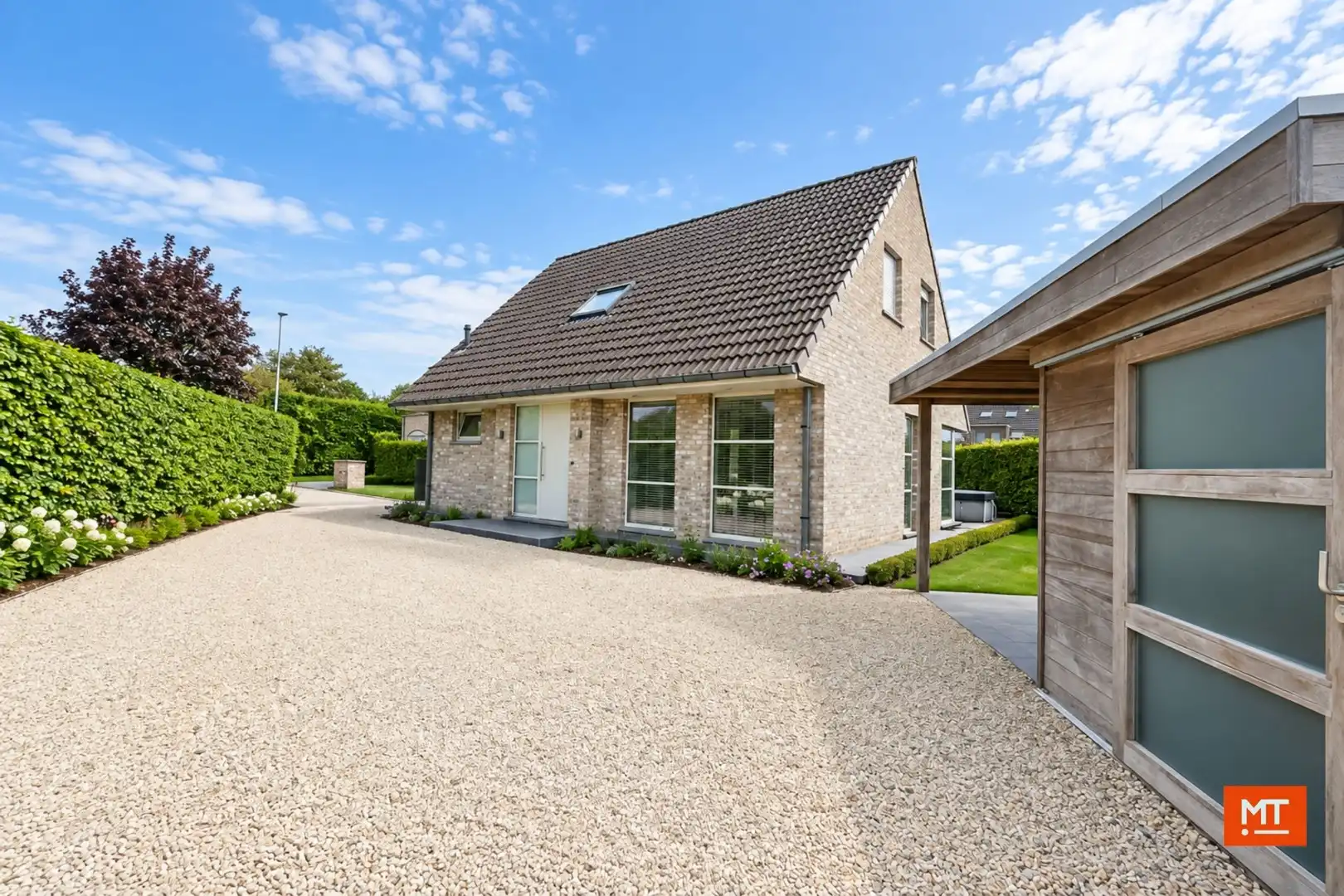Residentieel gelegen villa met 3 slaapkamers, Zuidgerichte tuin en carport in Passendale foto 2