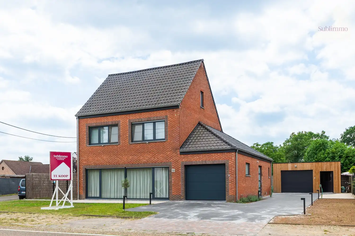 Instapklare gezinswoning met 3 slaapkamers op een perceel van 755m² in Meerhout. foto {{pictureIndex}}