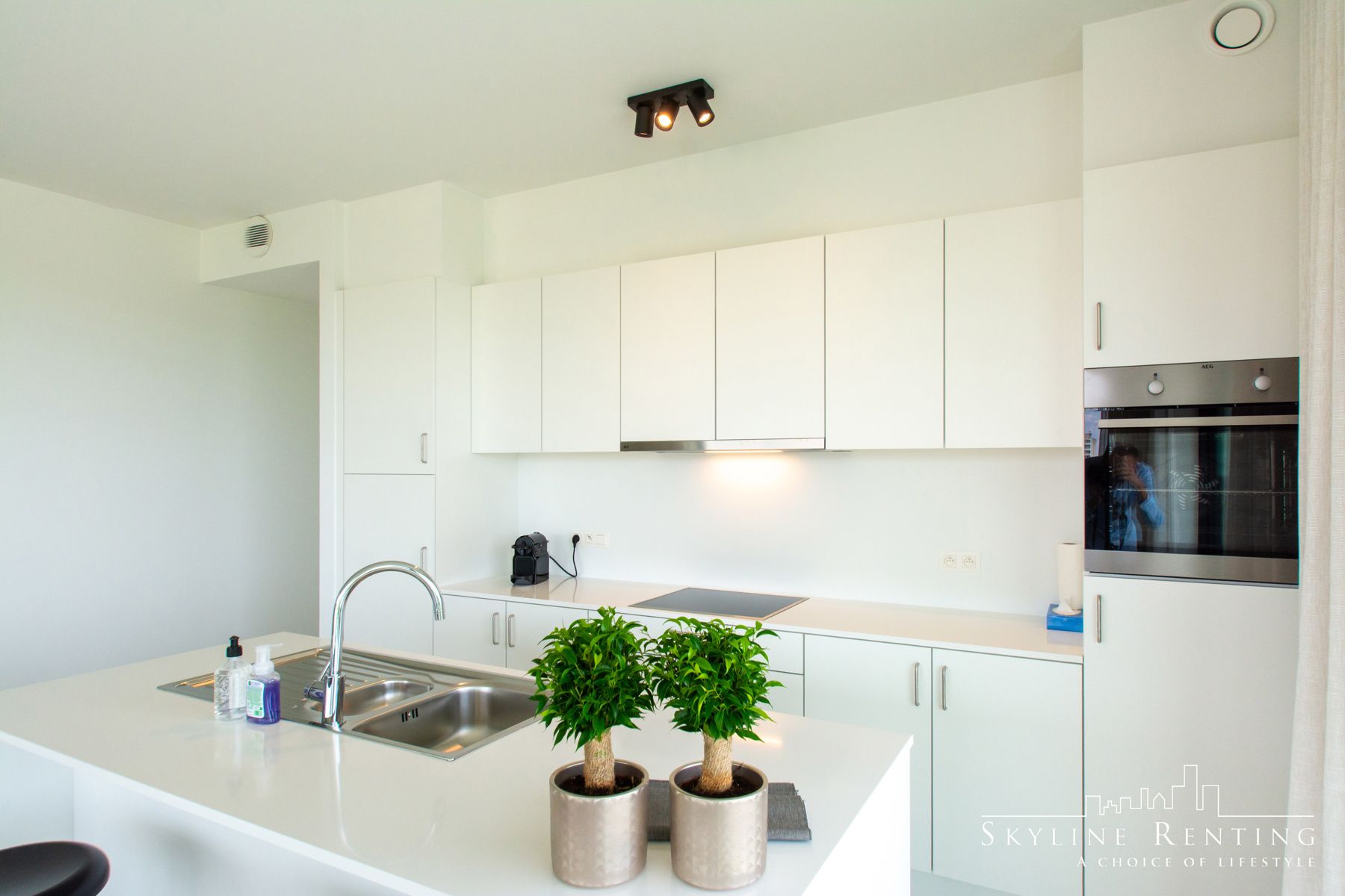 Prachtig gemeubeld 2 slaapkamer appartement met groot TERRAS foto 5