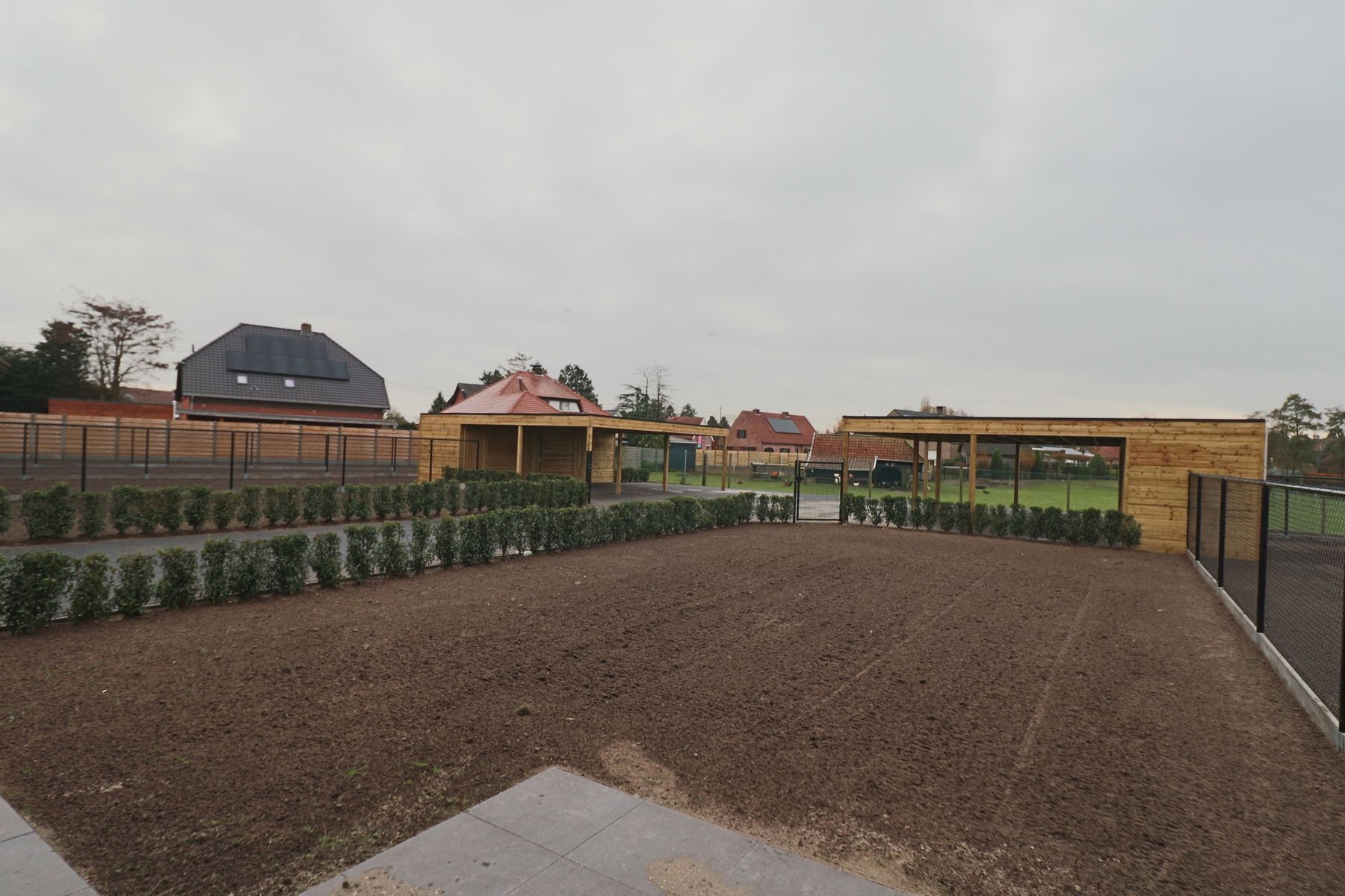 Halfopen woning met 3 slaapkamers en carport/fietsenberging op perceel van ca 370 m² foto 17