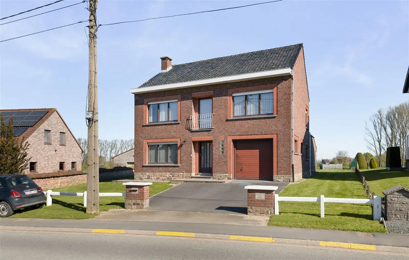 Hoofdfoto van de publicatie: Op te frissen 4 gevelwoning met tuin op 10are92 met prachtig zicht over weilanden