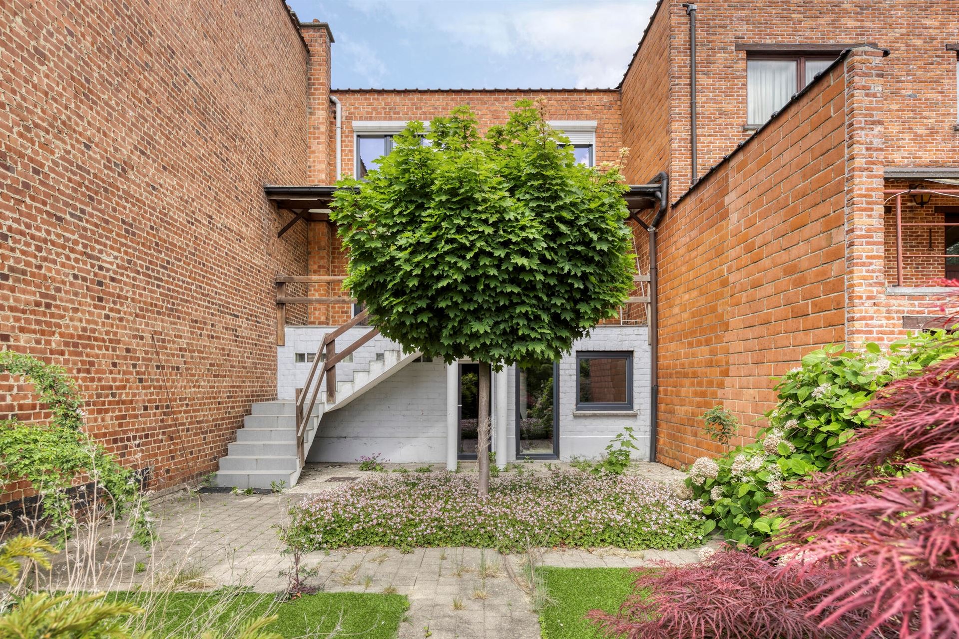 Mooie stadswoning met veel potentieel in centrum met tuin foto 24