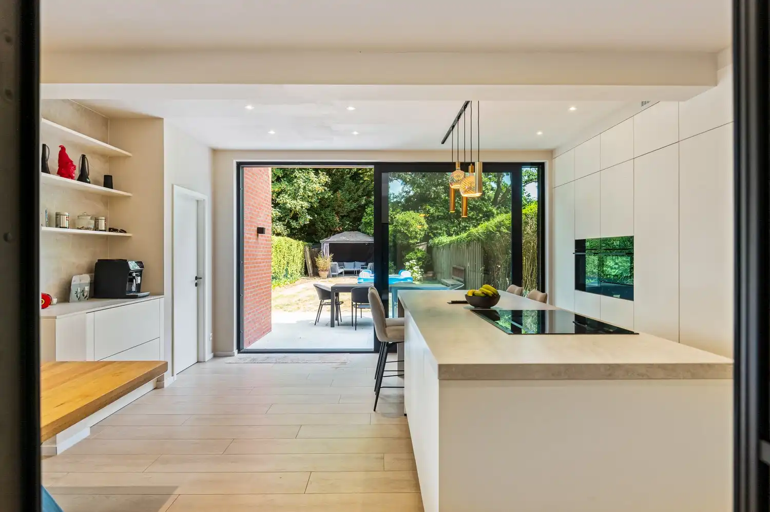 Instapklare woning met 4 slpkrs in hartje Edegem foto 3