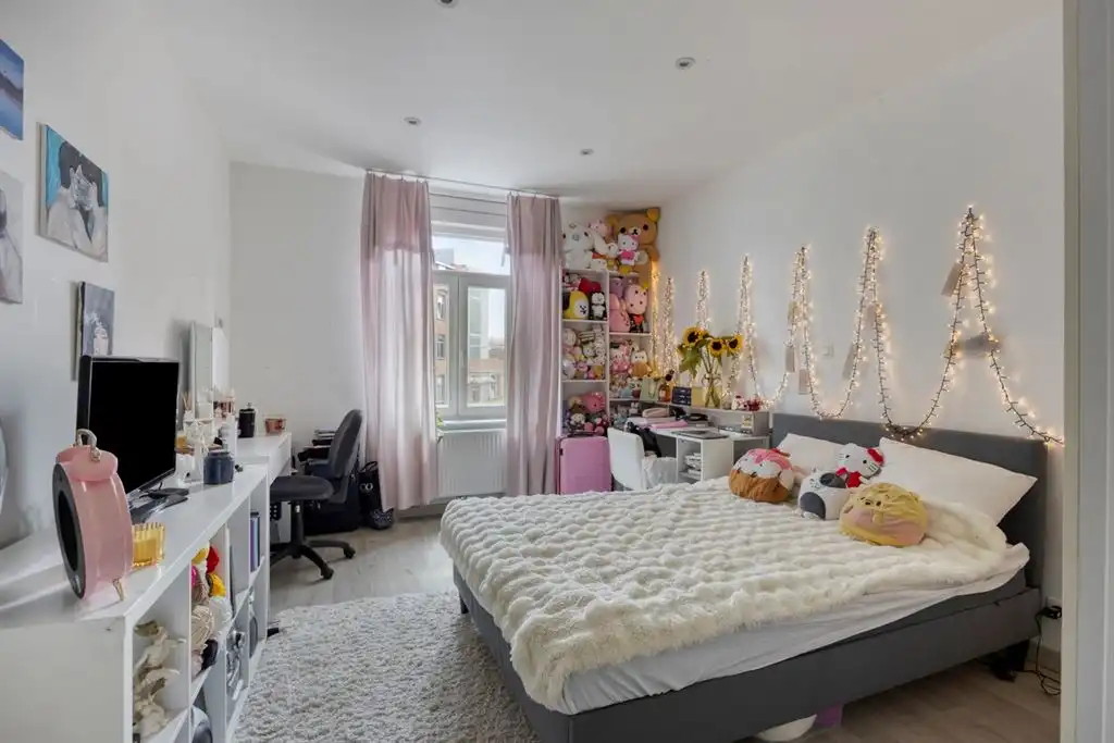 Prachtig gerenoveerde gezinswoning op een toplocatie foto 11