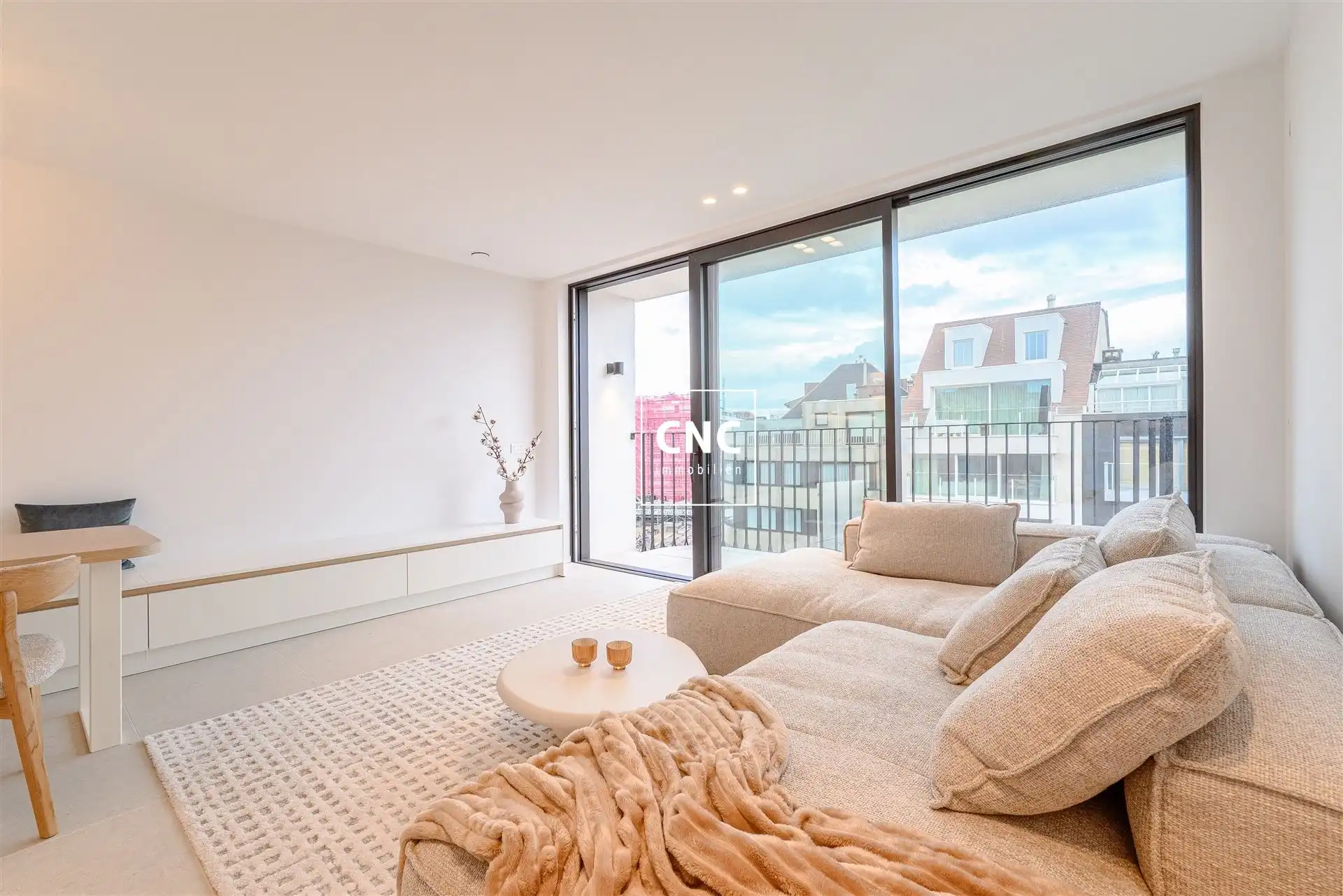 Stijlvol nieuwbouwappartement met zijdelings zeezicht foto 3