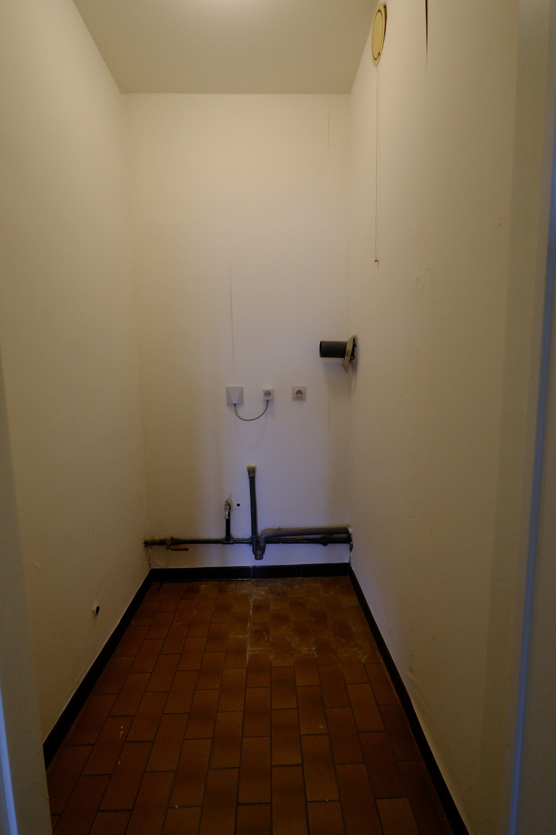 Ruim appartement in centrum Hasselt met 3 slaapkamers, garage en terras met uitzicht op de kanaalkom foto 11