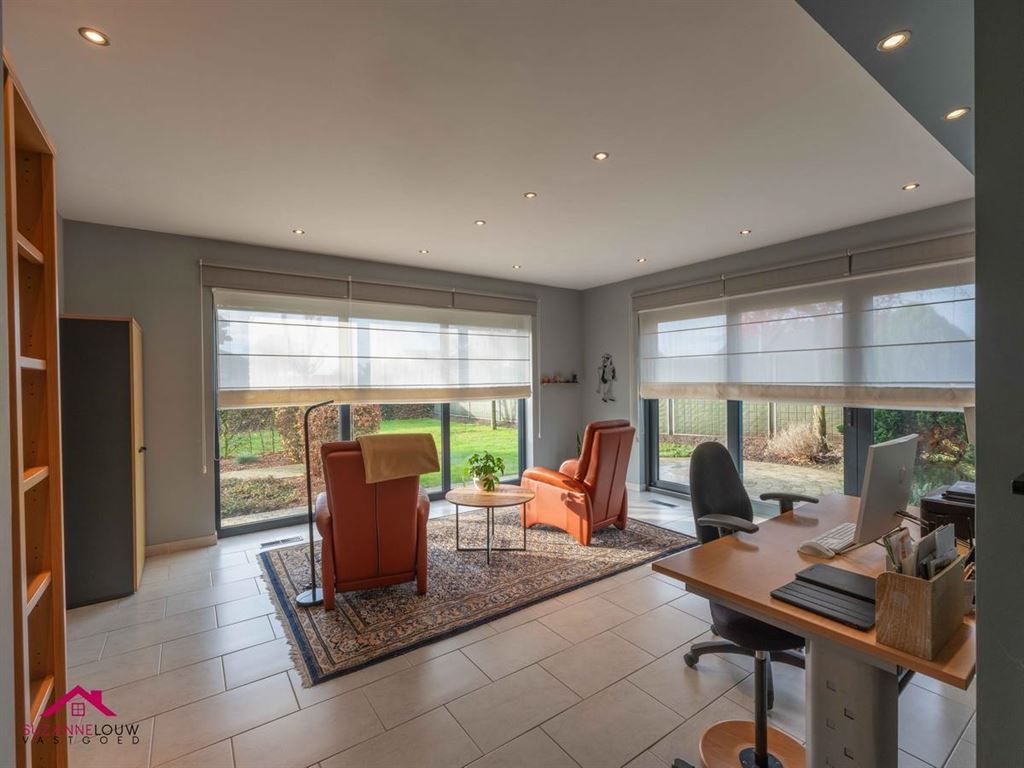 Ruime vrijstaande en instapklare woning in hedendaagse stijl foto 16