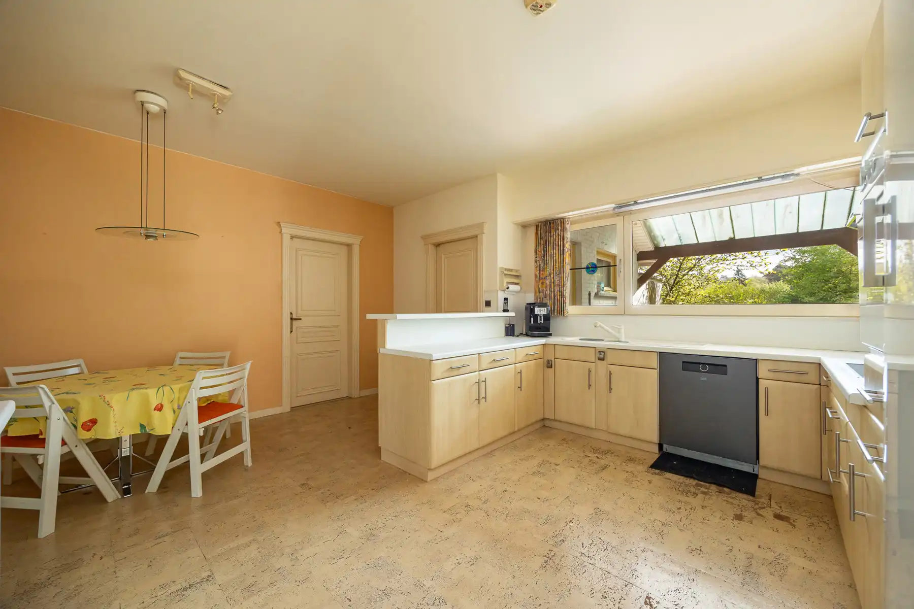 Ruime te renoveren  gelijkvloerse villa met vrij uitzicht foto 13