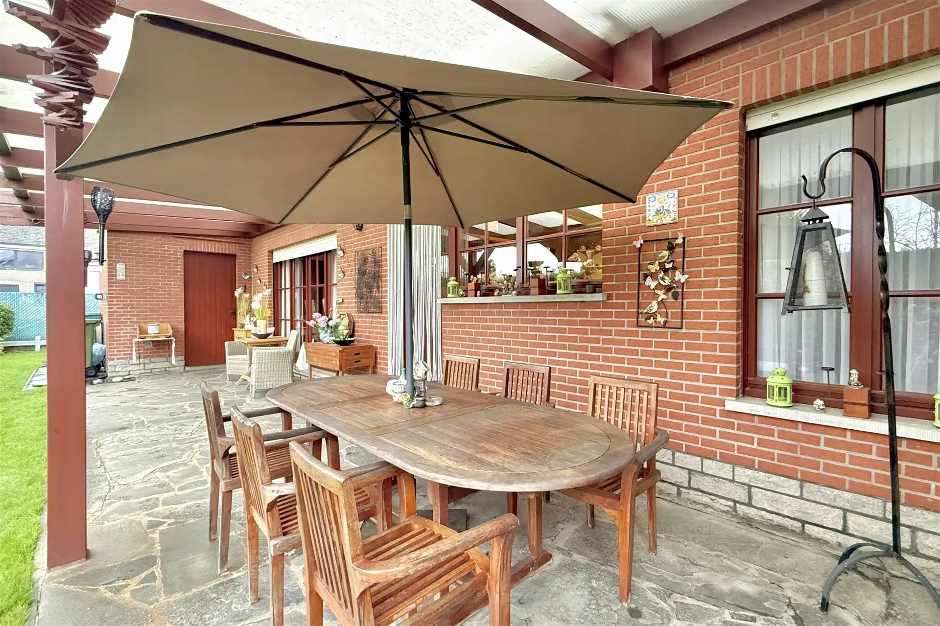 Ruime op te frissen woning in het centrum foto 24