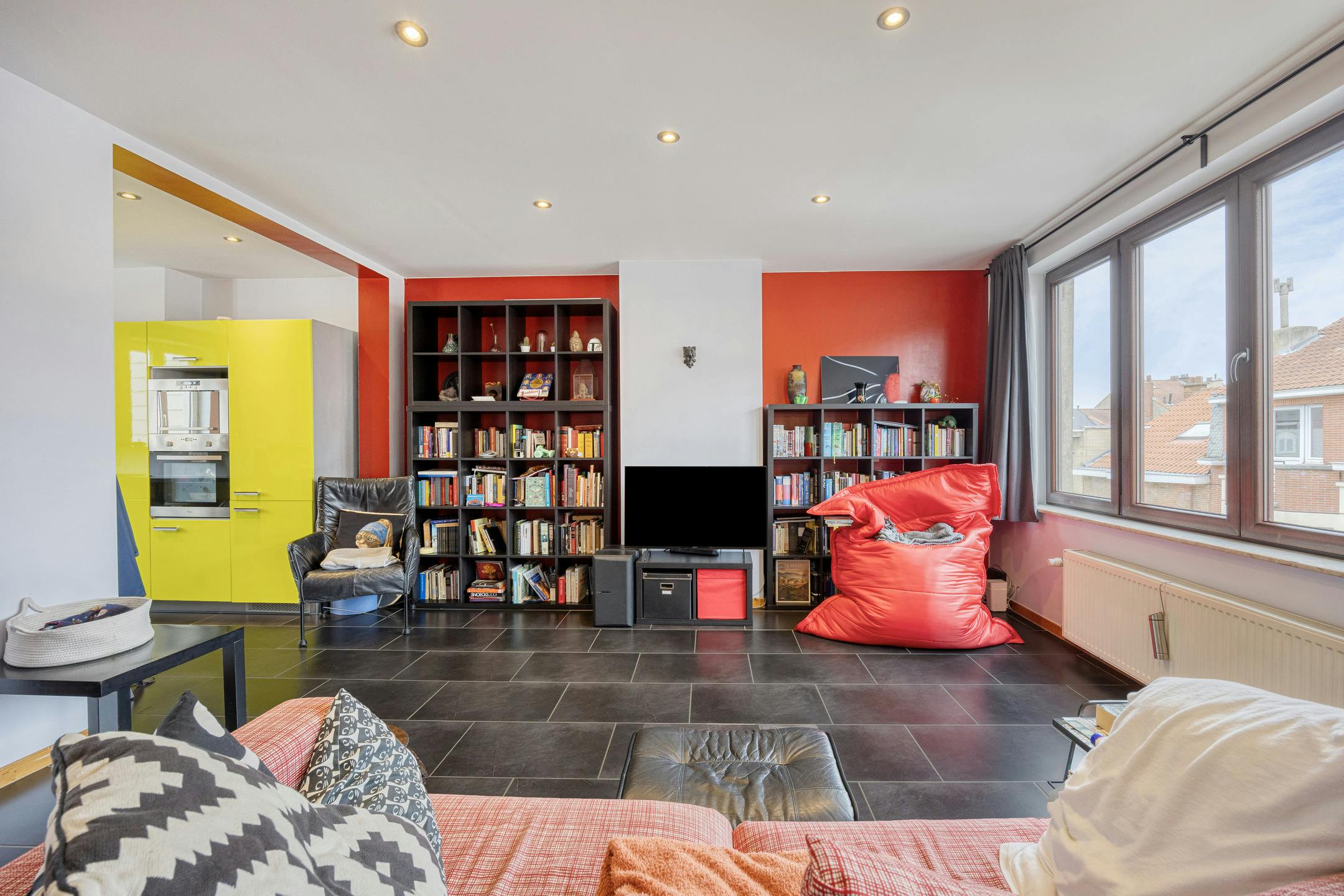 Duplex-appartement met twee slaapkamers in centrum Jette foto 4