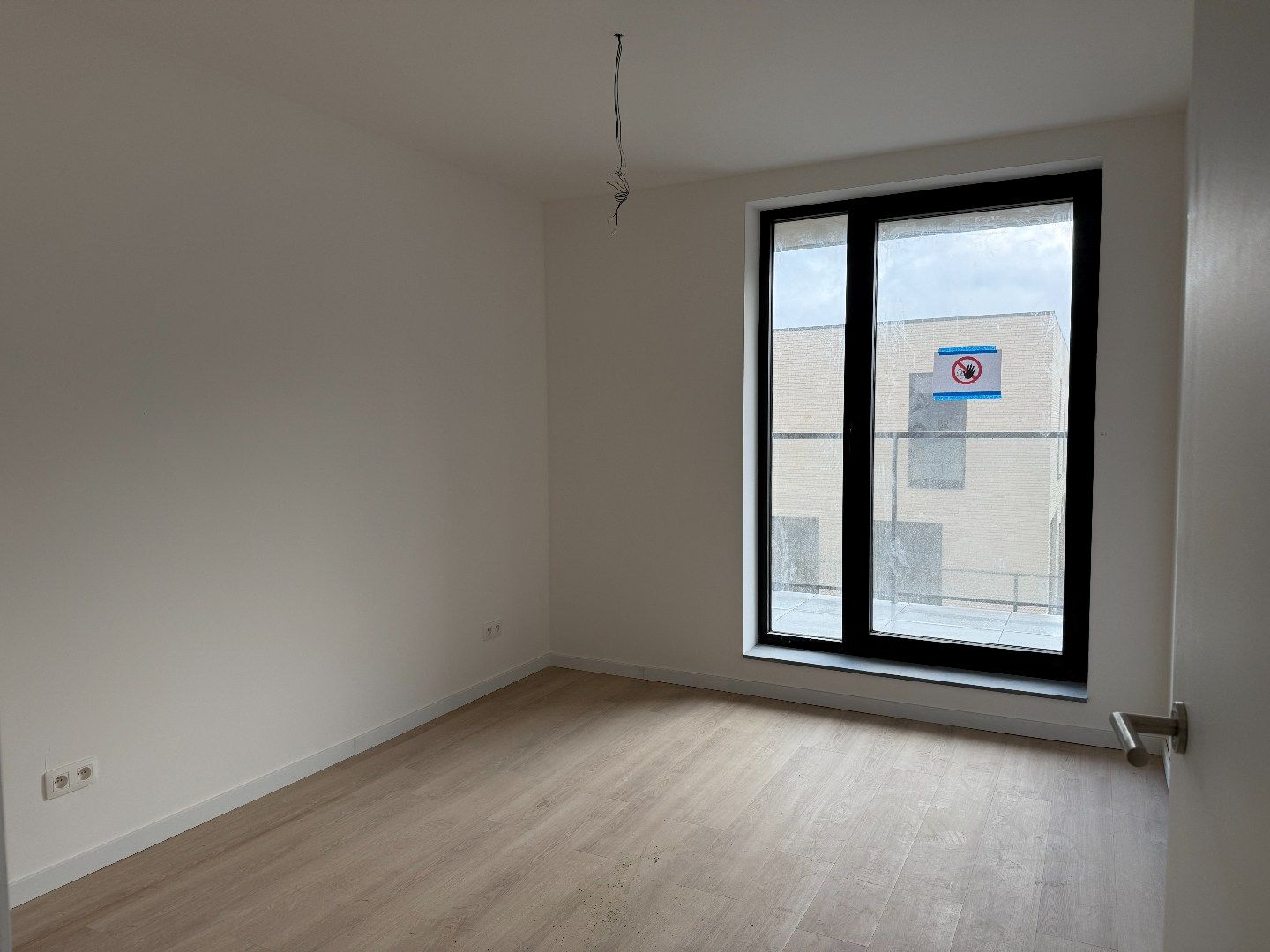 Instapklaar 2-slpk appartement met terras, autostplts en kelder foto 7