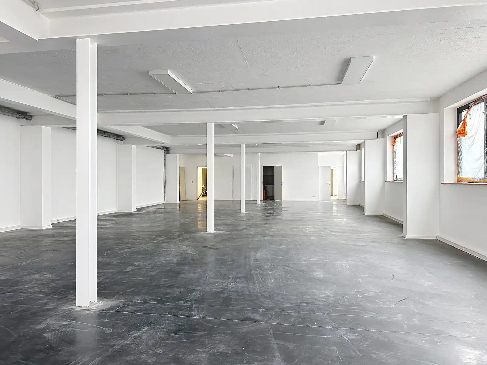 Activiteits- of opslagruimte op een toplocatie nabij de A12 foto 5