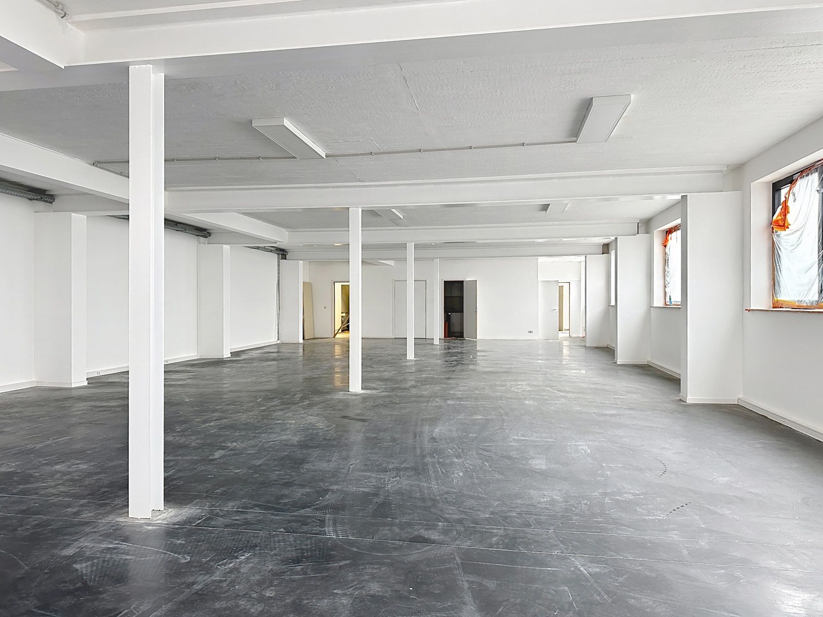 Activiteits- of opslagruimte op een toplocatie nabij de A12 foto 5