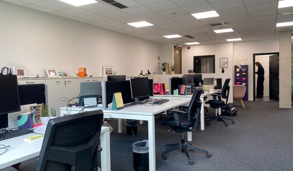 Gemeubelde kantoorruimte te huur in D-One te Kortrijk foto 3
