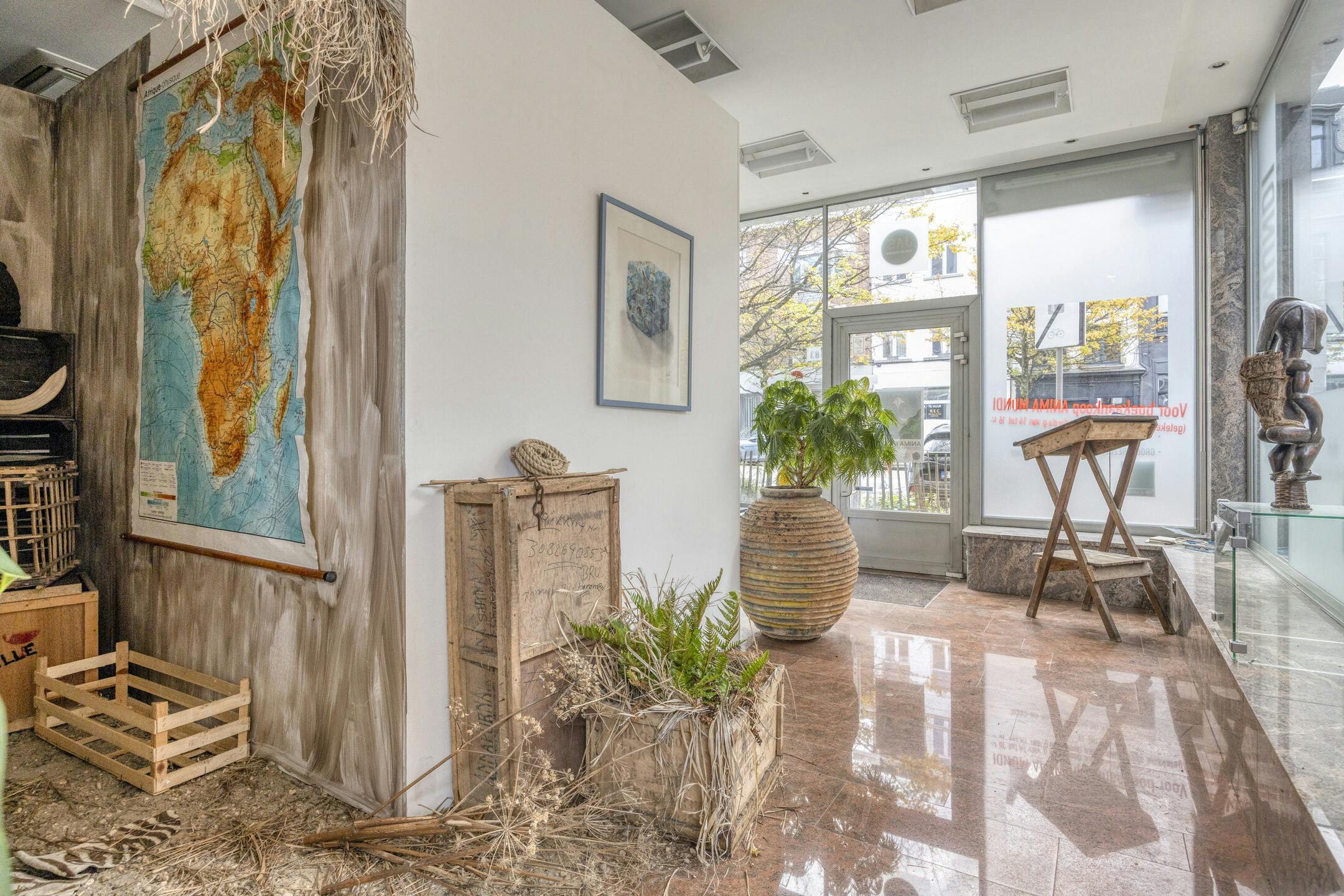 Te renoveren opbrengsteigendom met 3 appartementen en handelspand in Antwerpen foto 2