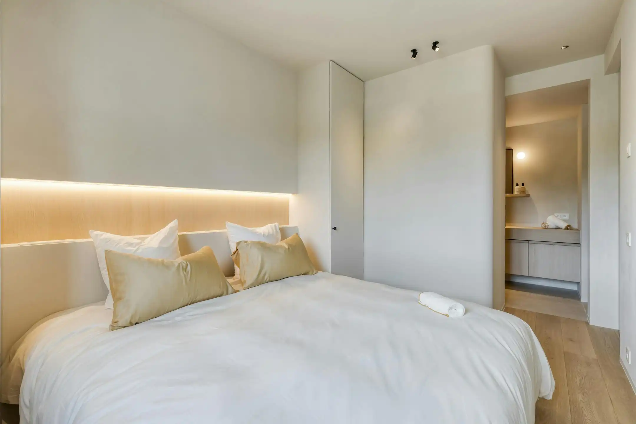 Gerenoveerd hoekappartement te koop in Knokke-Zoute foto 20