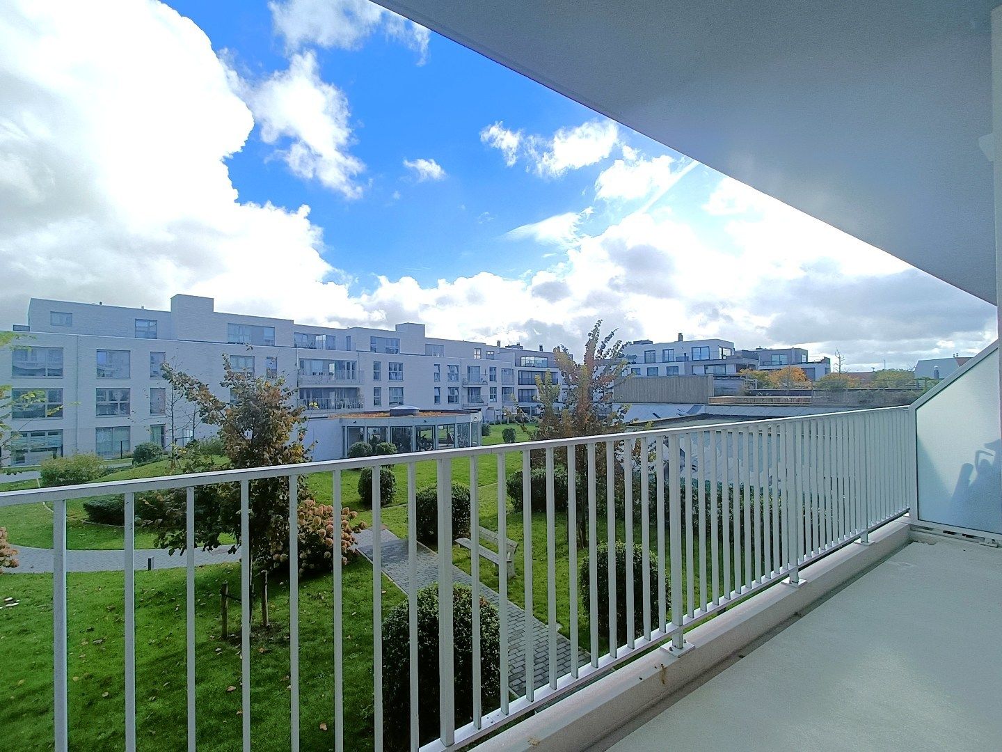 Nieuwbouwappartement met twee grote terrassen met open zichten over de jachthaven. foto 13