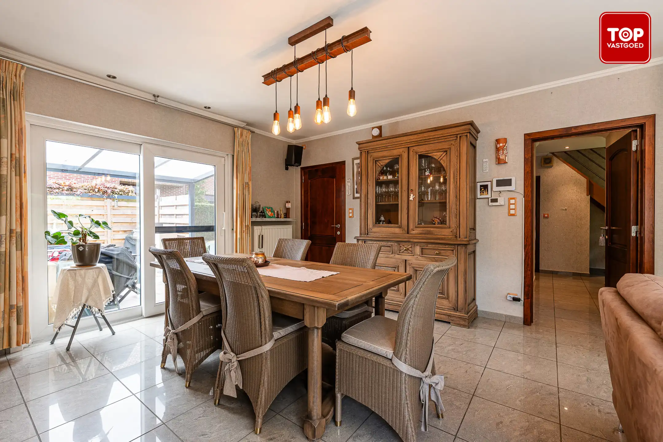 Instapklare open bebouwing in een rustige straat zonder doorgaand verkeer.  foto 6