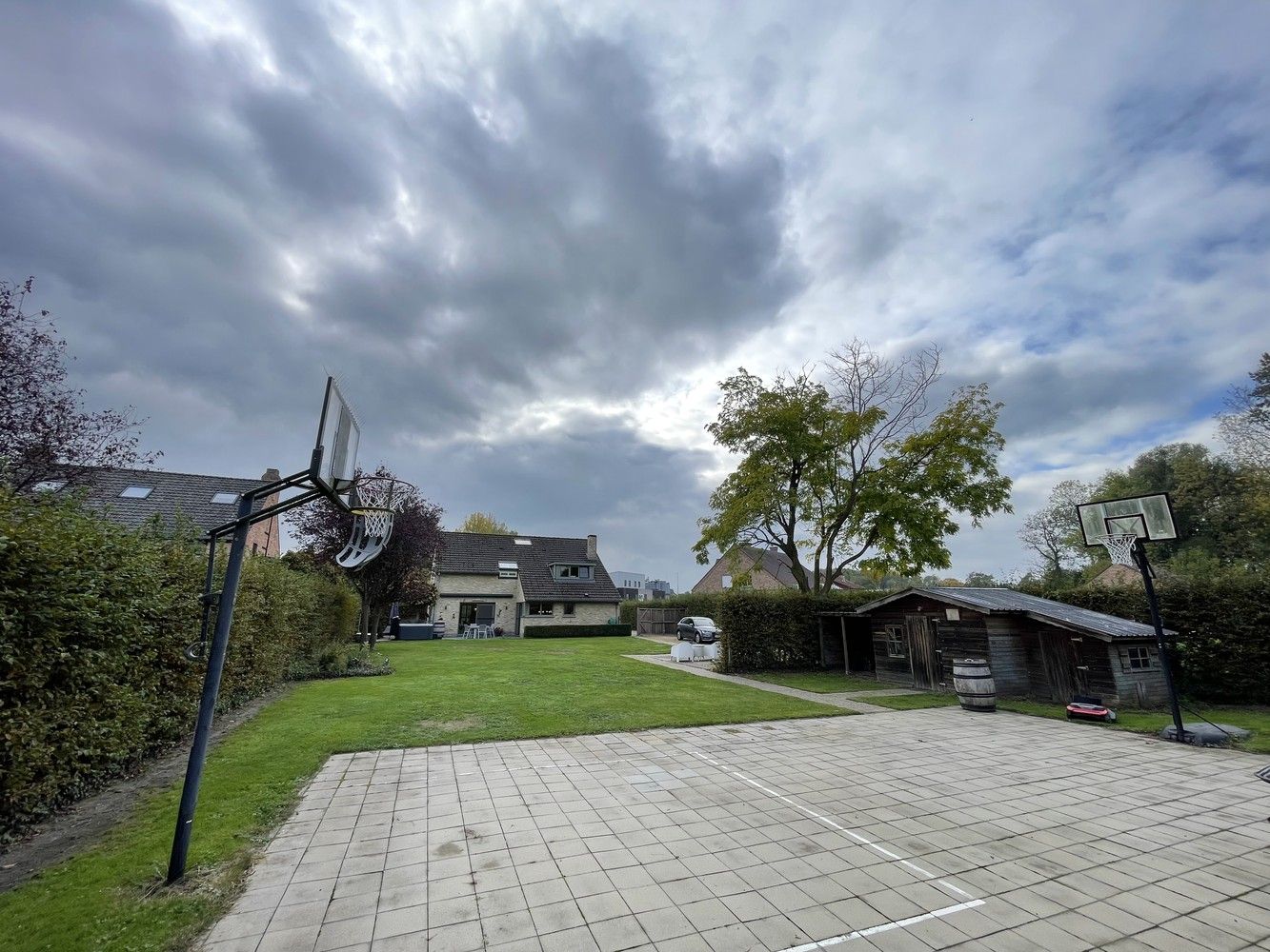 Rustig gelegen gezinswoning met mooie tuin foto 31