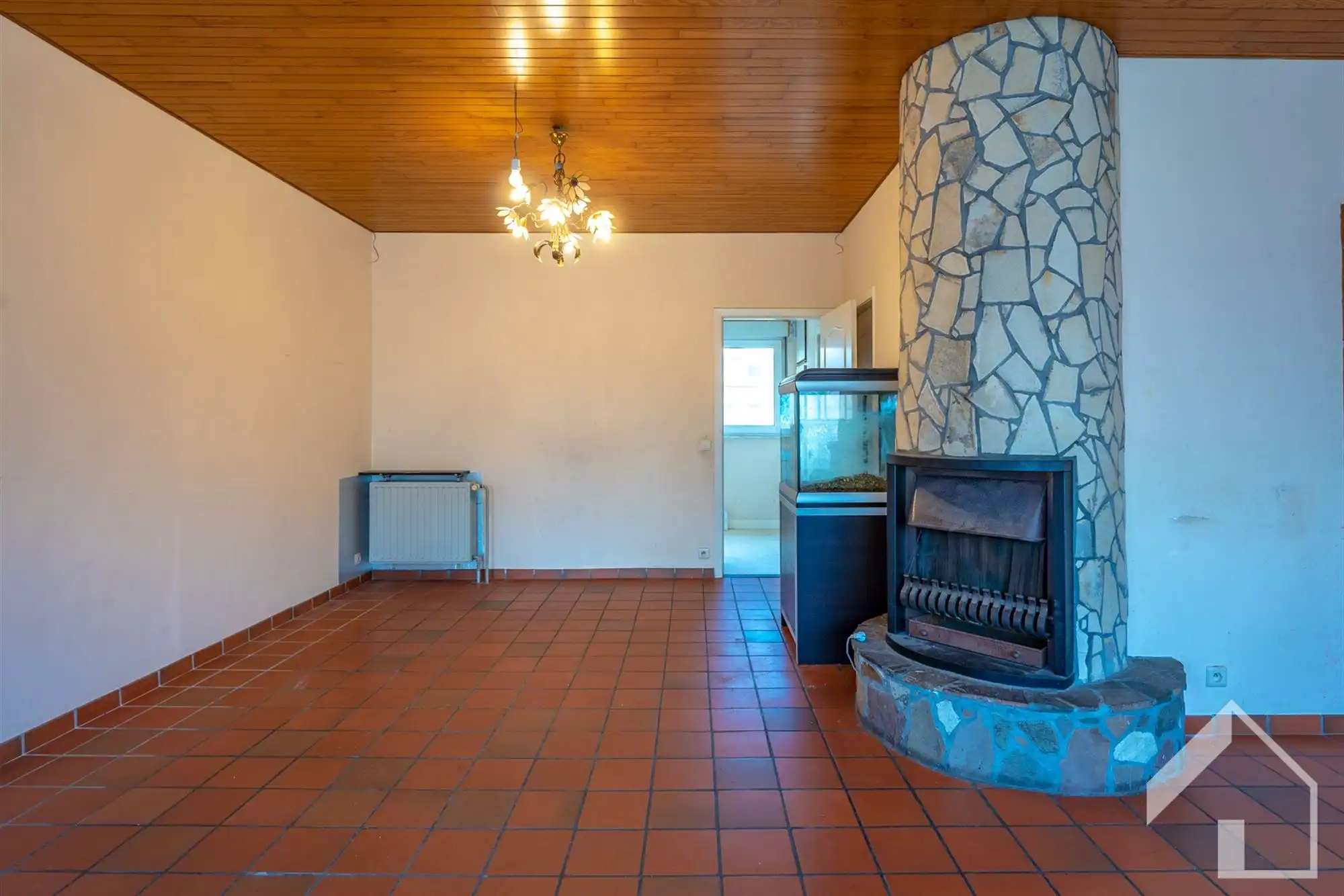 Op te frissen gezinswoning in centrum Stabroek foto 12