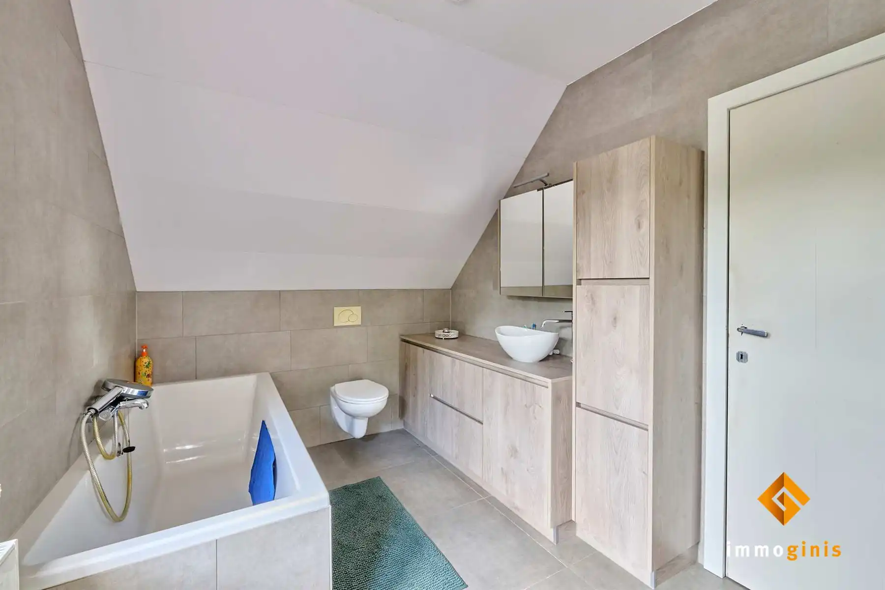Instapklare woning met 2 slaapkamers op een perceel van 11a11ca, op een groene locatie.  foto 17