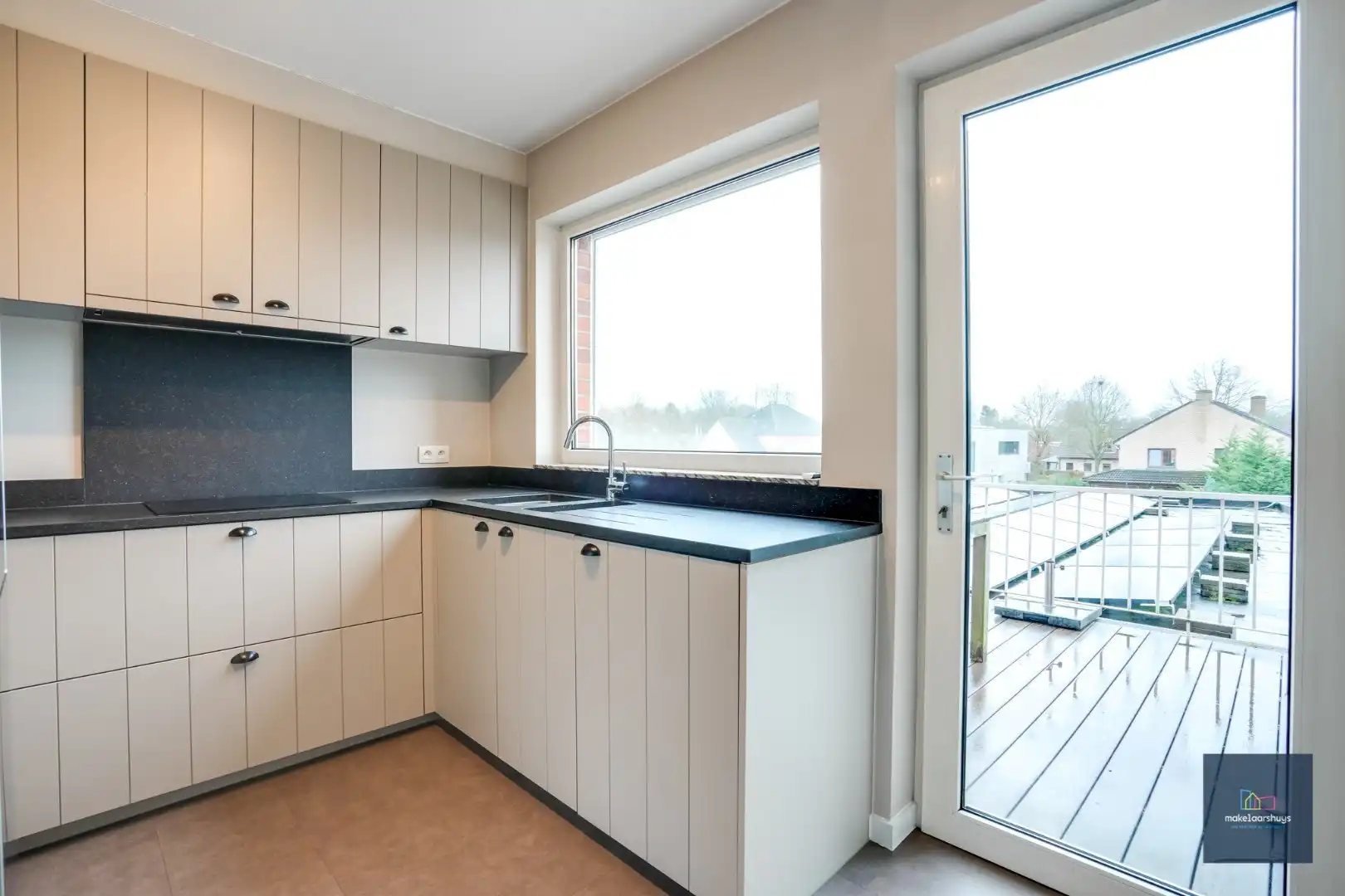 Ruim duplex appartement in centrum Mariakerke foto 5