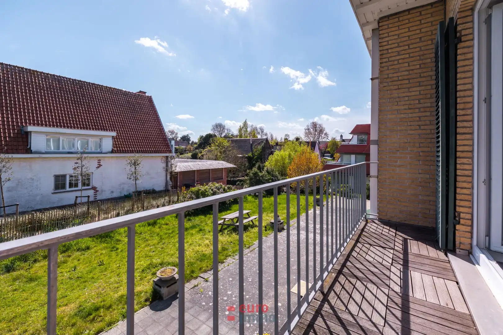 Appartement met 3 slaapkamers aan de rand van de villa-wijk! foto 2