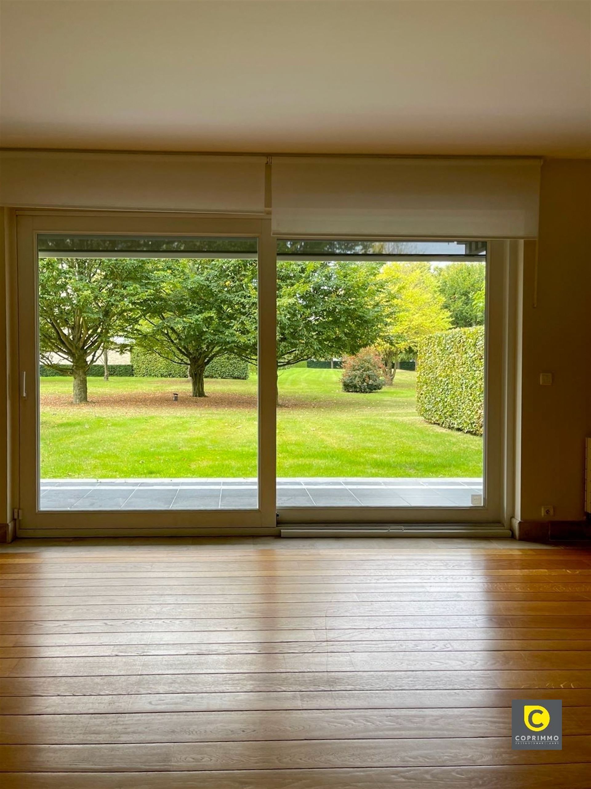 Gelijkvloersappartement met terras, tuin en garage foto 4